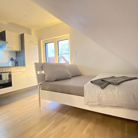 Charmantes Studio-Apartment Im Herzen Von Neureut - Fussbodenheizung, Regendusche, Waschmaschine, Stellplatz Karlsruhe Exterior foto