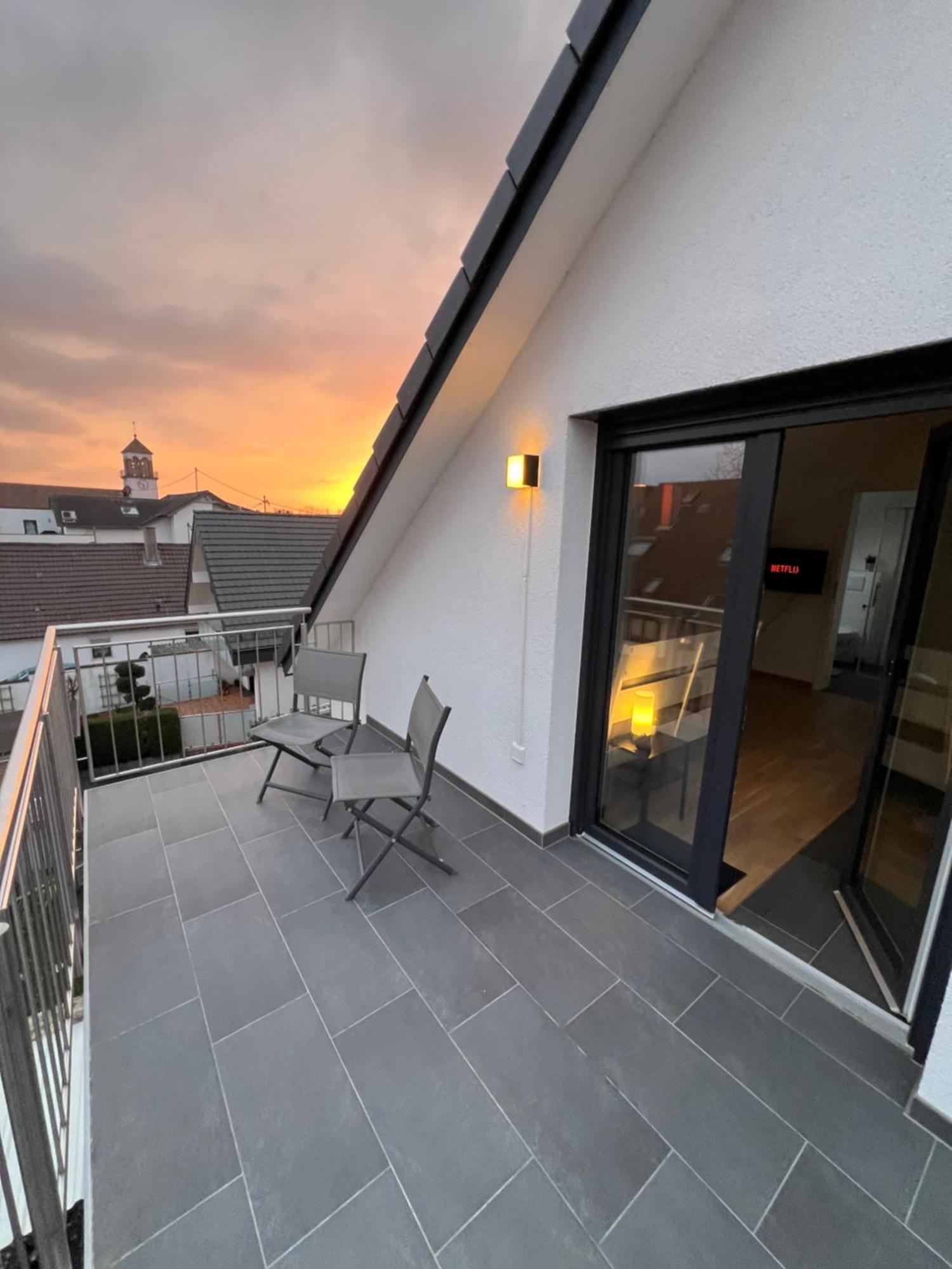 Charmantes Studio-Apartment Im Herzen Von Neureut - Fussbodenheizung, Regendusche, Waschmaschine, Stellplatz Karlsruhe Exterior foto